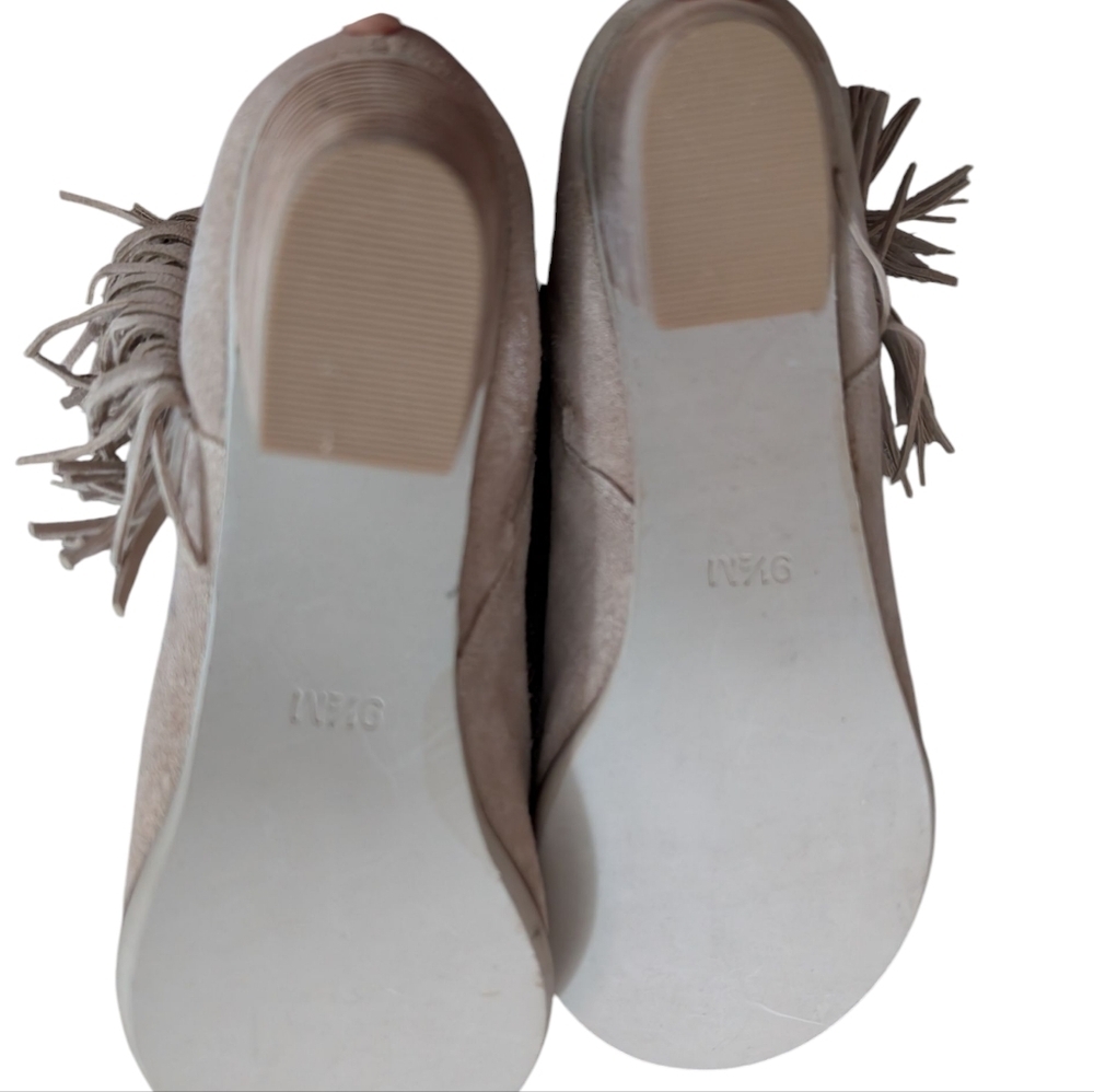 Matisse Cloey Fringe Booties- EUC. - Picture 4 of 5
